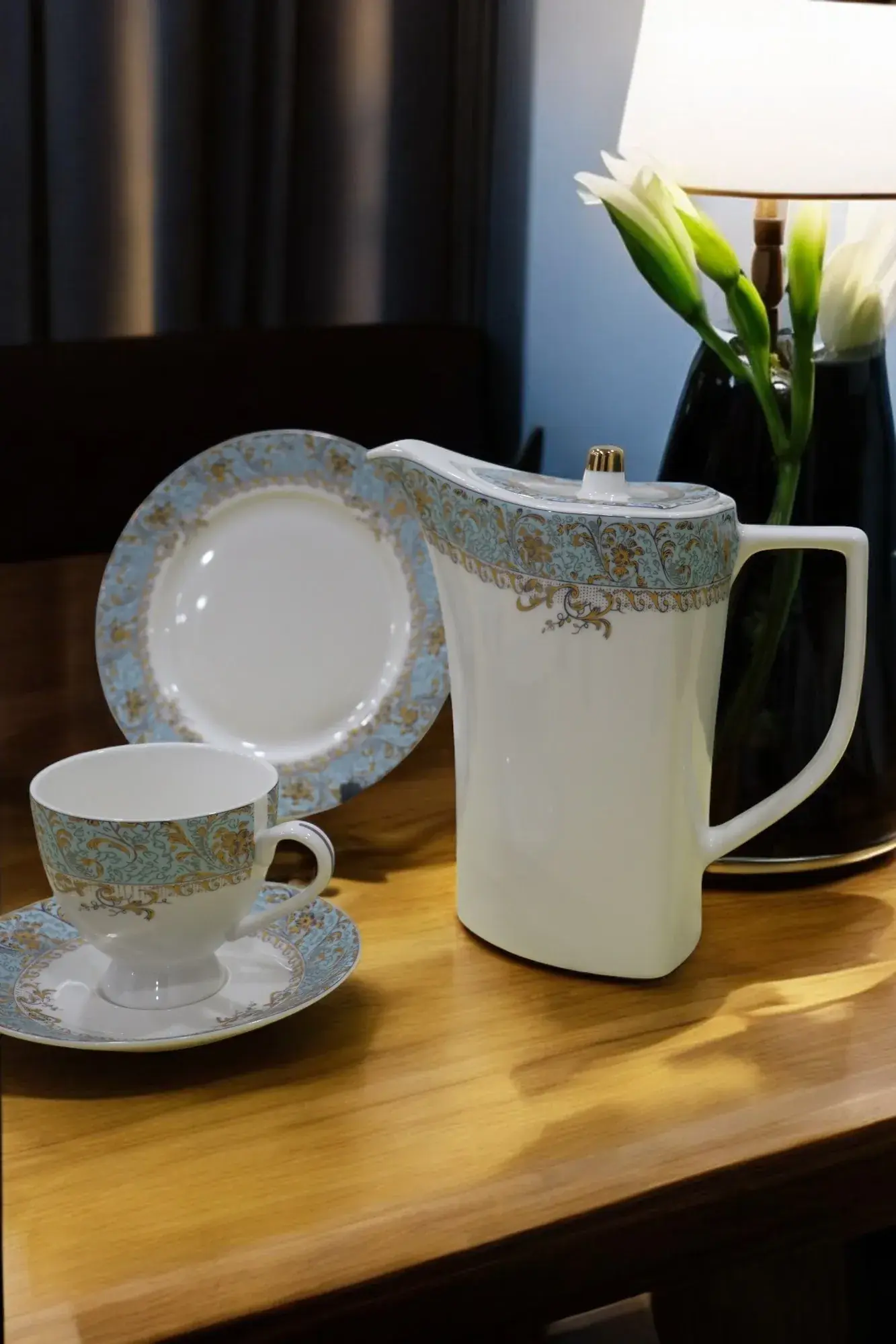 24-Piece Fine Bone China Tea Set 