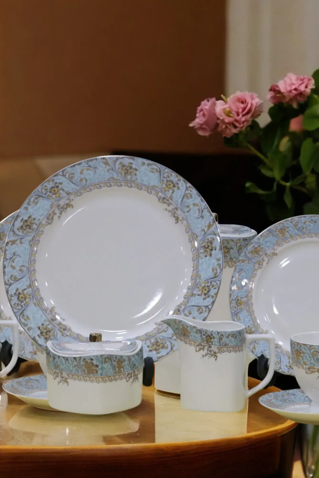 24-Piece Fine Bone China Tea Set 