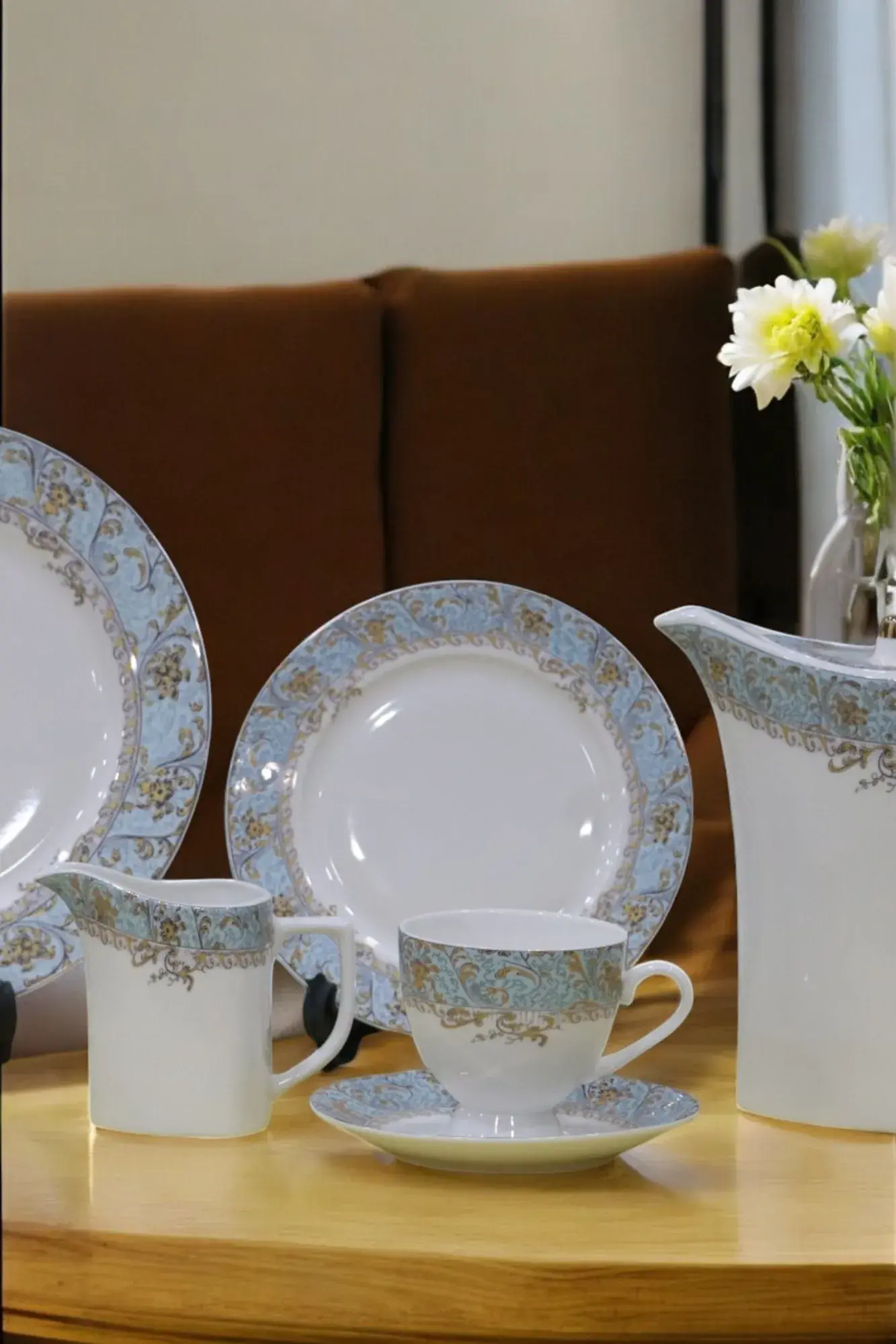 24-Piece Fine Bone China Tea Set 